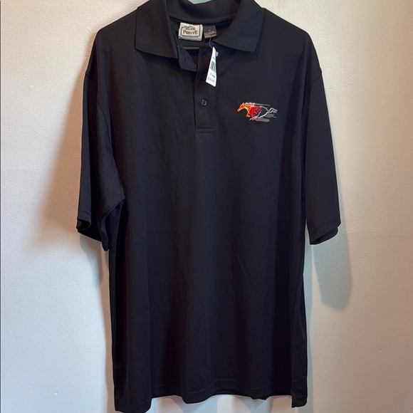 Blue Pointe Mustang Logo Car Men's Black Polo Shirt - Picture 1 of 6